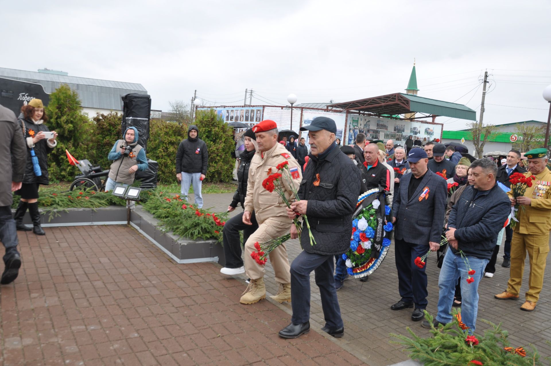 Җиңү көненә багышланган  парад һәм бәйрәм митингы Шәмәрдәндә дә  тантаналы шартларда үтте