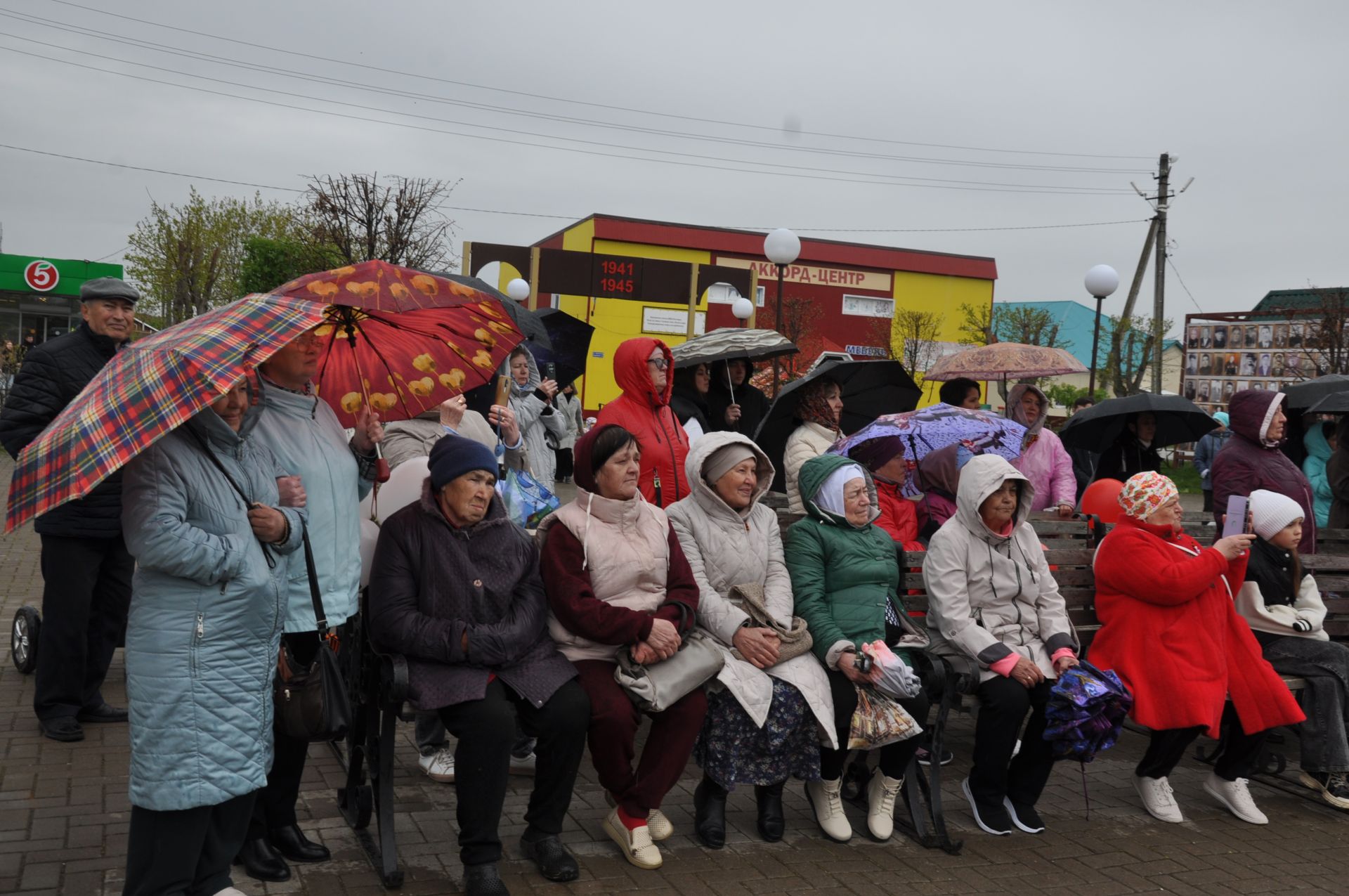 Җиңү көненә багышланган  парад һәм бәйрәм митингы Шәмәрдәндә дә  тантаналы шартларда үтте