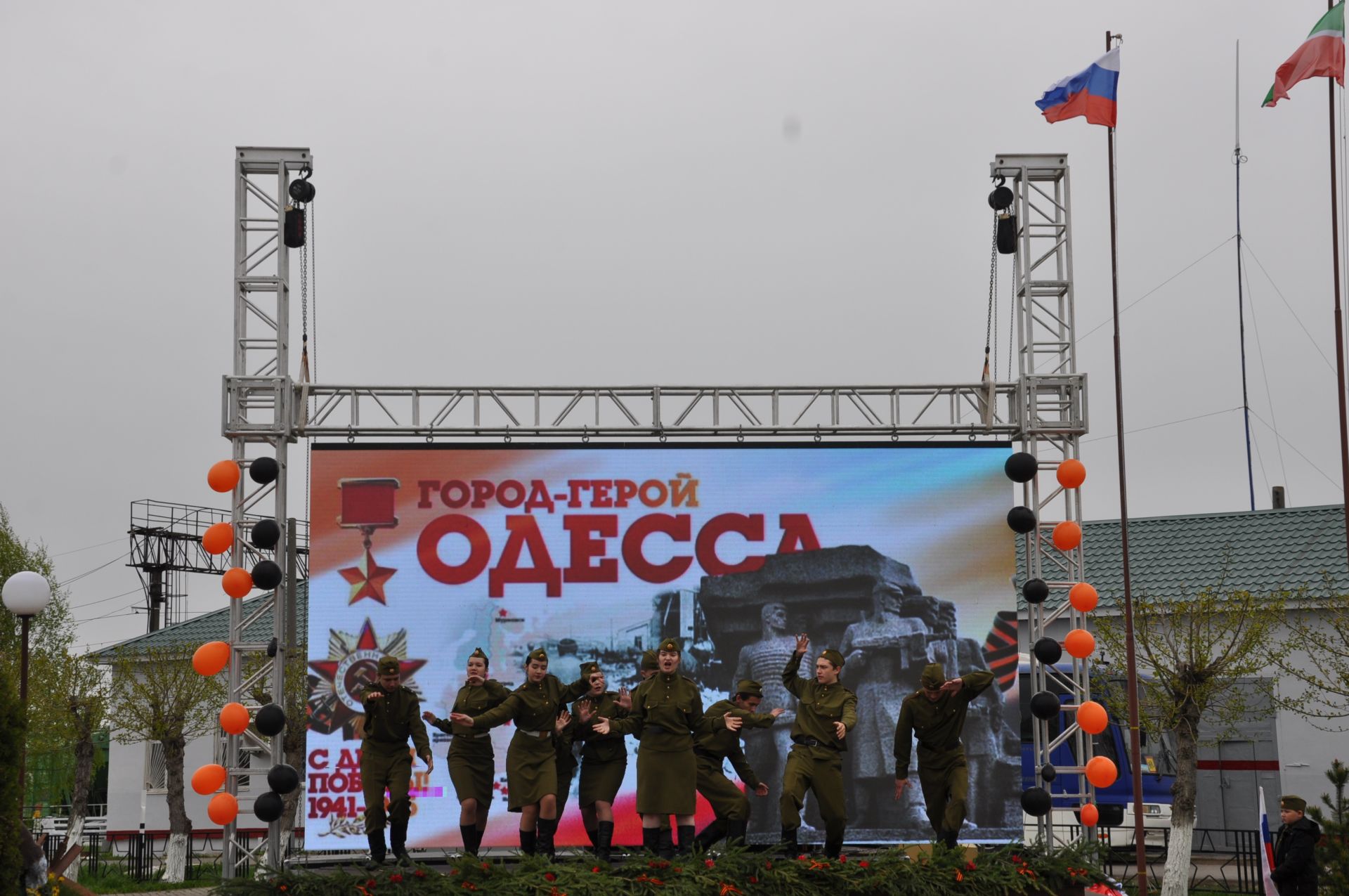 Җиңү көненә багышланган  парад һәм бәйрәм митингы Шәмәрдәндә дә  тантаналы шартларда үтте