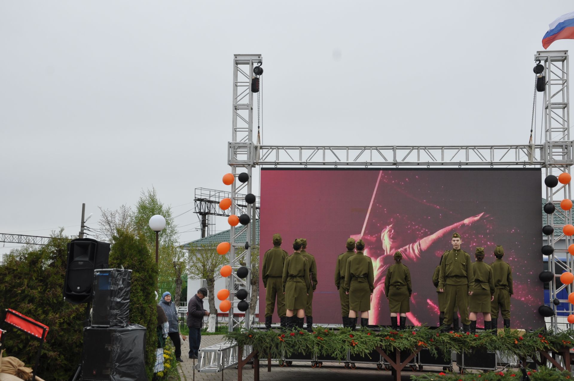 Җиңү көненә багышланган  парад һәм бәйрәм митингы Шәмәрдәндә дә  тантаналы шартларда үтте