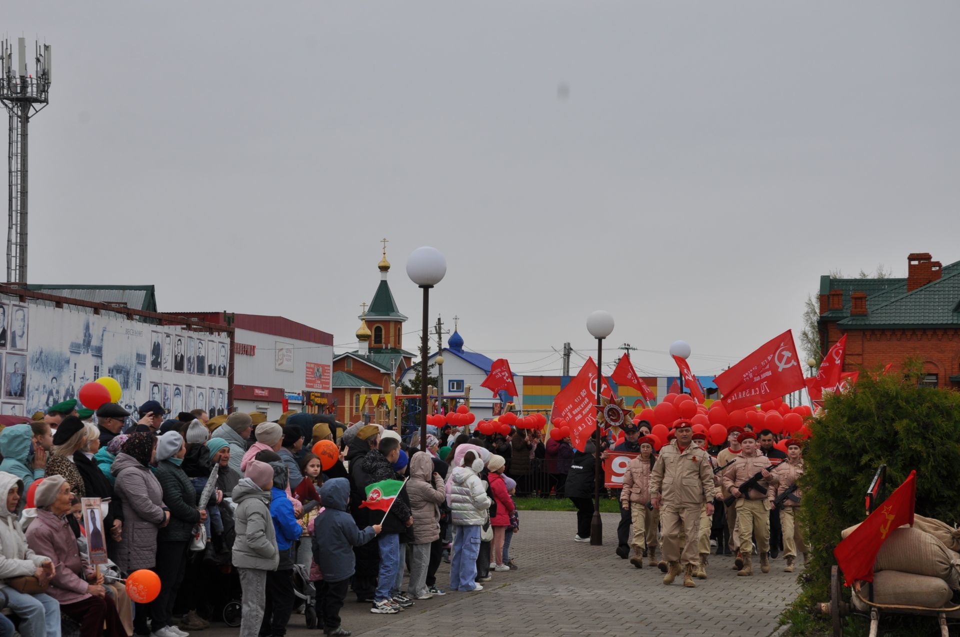 Җиңү көненә багышланган  парад һәм бәйрәм митингы Шәмәрдәндә дә  тантаналы шартларда үтте