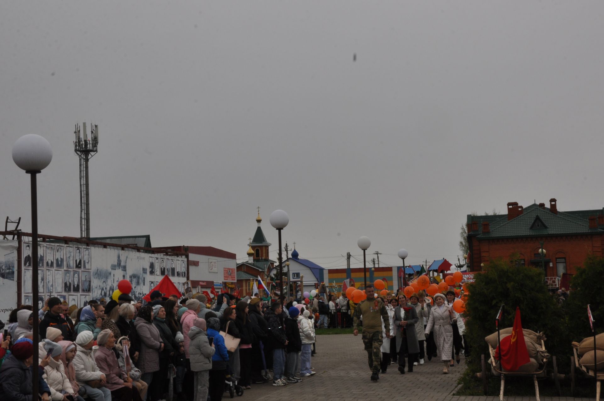 Җиңү көненә багышланган  парад һәм бәйрәм митингы Шәмәрдәндә дә  тантаналы шартларда үтте