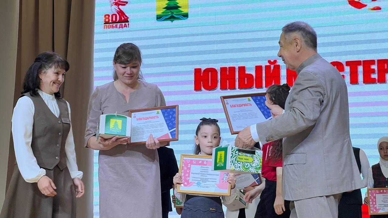 Бүген Сабада балалар техник иҗатына ярдәм итү һәм үстерү буенча район фестивале узды (фоторепортаж)