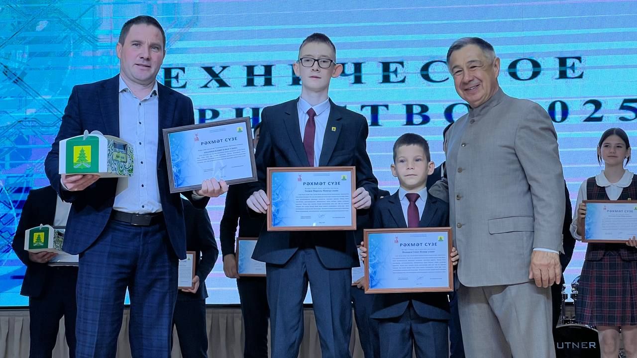 Бүген Сабада балалар техник иҗатына ярдәм итү һәм үстерү буенча район фестивале узды (фоторепортаж)
