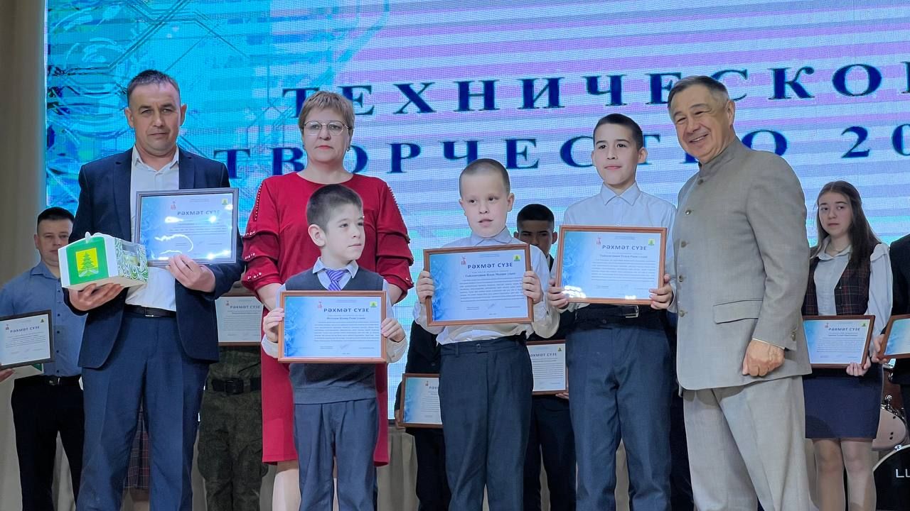 Бүген Сабада балалар техник иҗатына ярдәм итү һәм үстерү буенча район фестивале узды (фоторепортаж)
