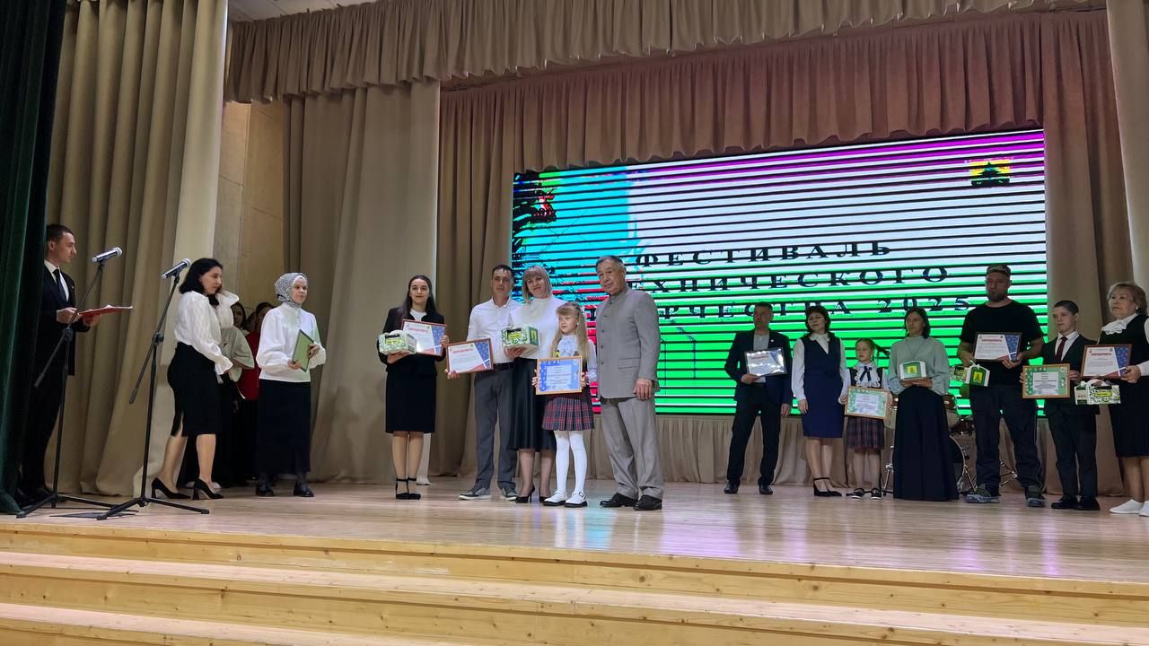 Бүген Сабада балалар техник иҗатына ярдәм итү һәм үстерү буенча район фестивале узды (фоторепортаж)