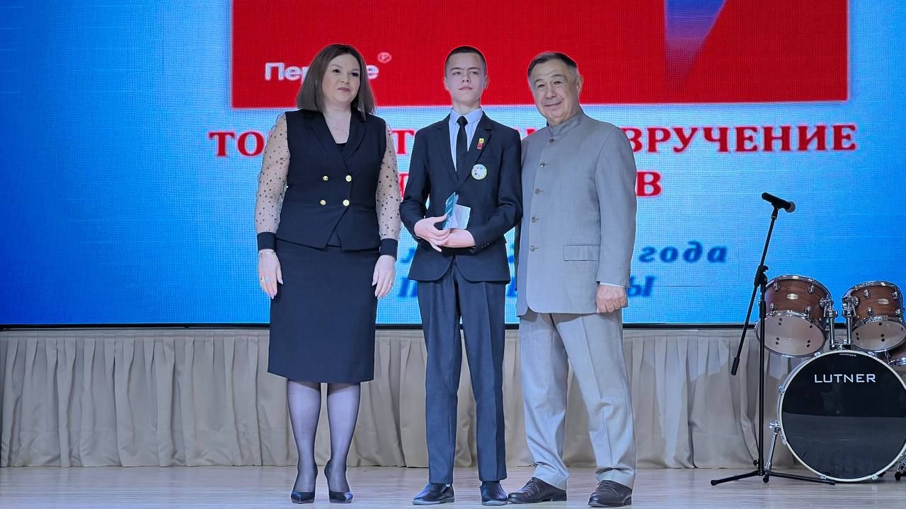 Районыбыз укучыларына тантаналы төстә паспортлар тапшырылды
