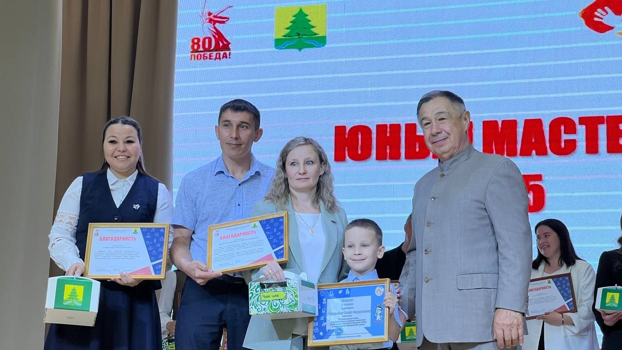 Бүген Сабада балалар техник иҗатына ярдәм итү һәм үстерү буенча район фестивале узды (фоторепортаж)