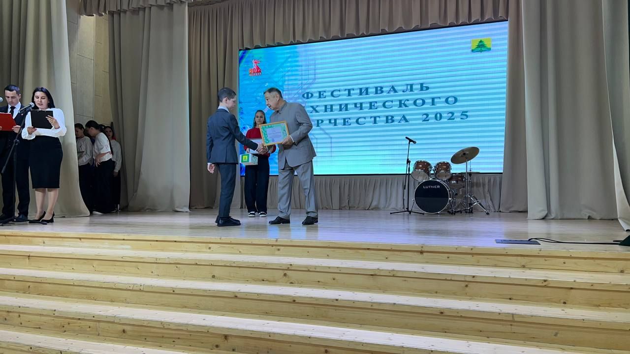 Бүген Сабада балалар техник иҗатына ярдәм итү һәм үстерү буенча район фестивале узды (фоторепортаж)