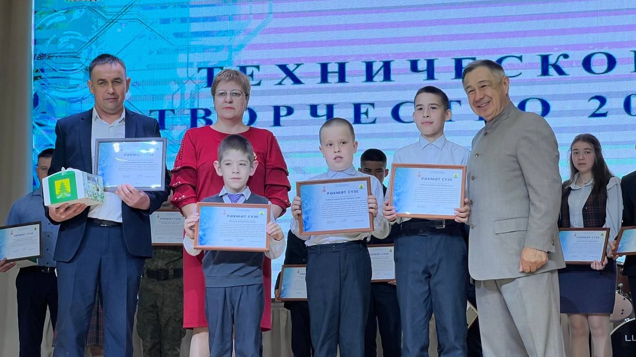 Бүген Сабада балалар техник иҗатына ярдәм итү һәм үстерү буенча район фестивале узды (фоторепортаж)