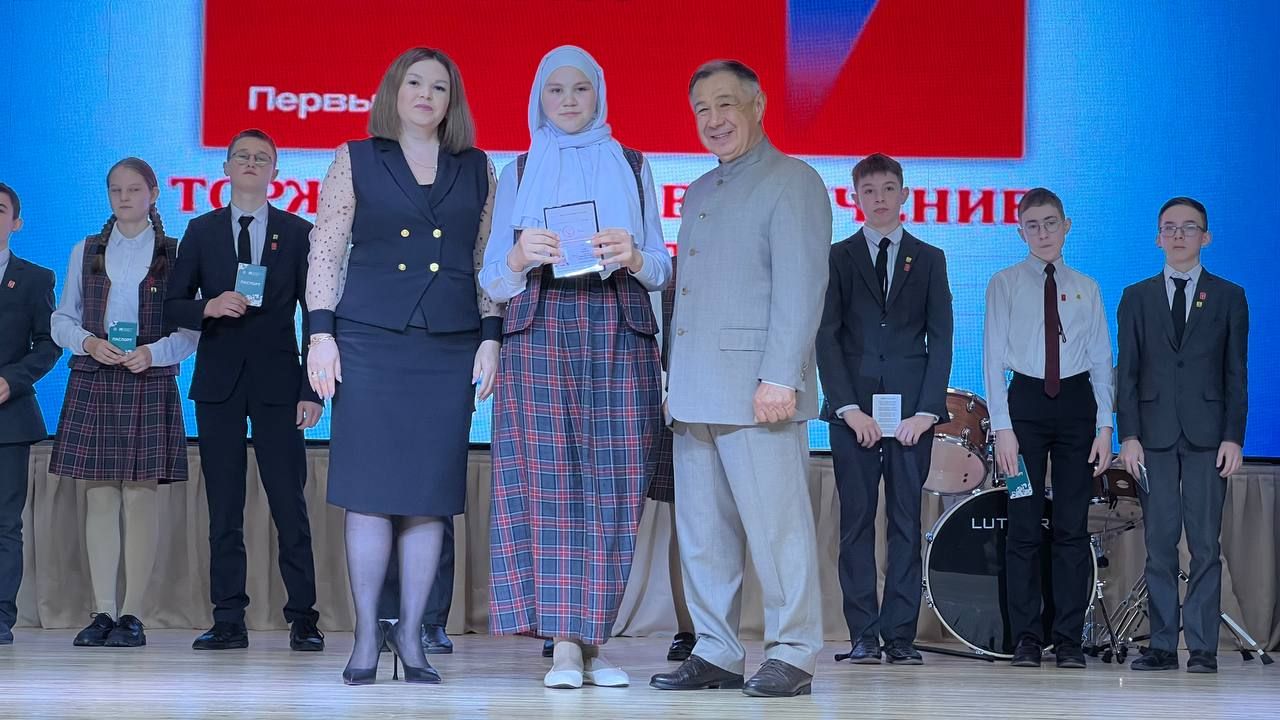 Районыбыз укучыларына тантаналы төстә паспортлар тапшырылды