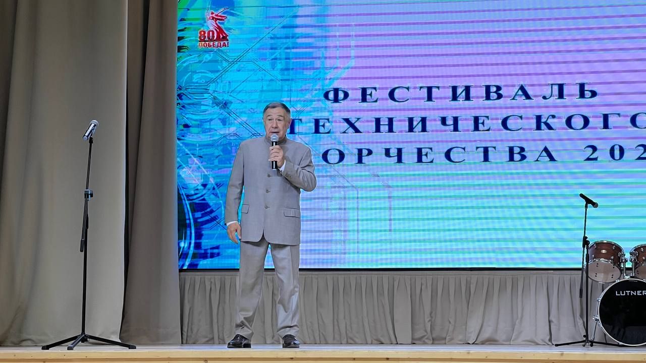 Бүген Сабада балалар техник иҗатына ярдәм итү һәм үстерү буенча район фестивале узды (фоторепортаж)