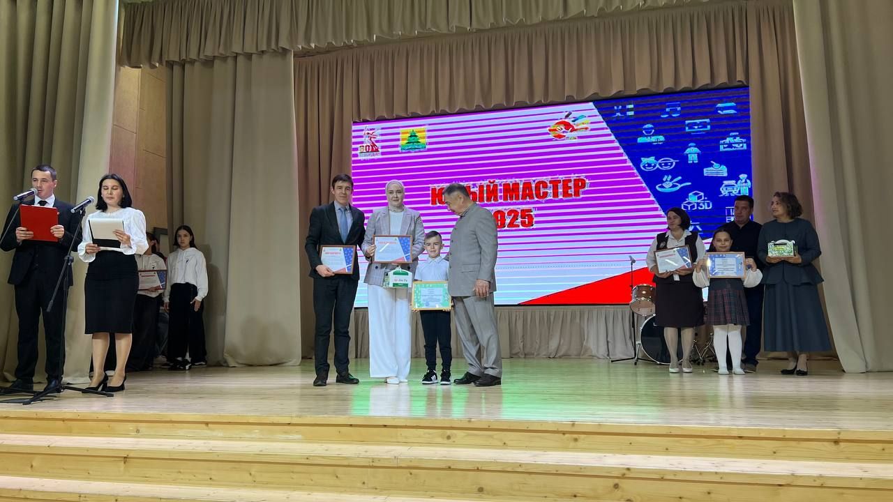 Бүген Сабада балалар техник иҗатына ярдәм итү һәм үстерү буенча район фестивале узды (фоторепортаж)