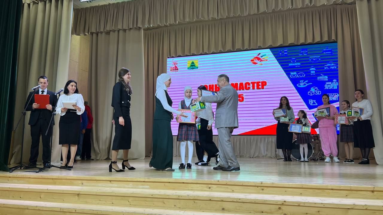 Бүген Сабада балалар техник иҗатына ярдәм итү һәм үстерү буенча район фестивале узды (фоторепортаж)
