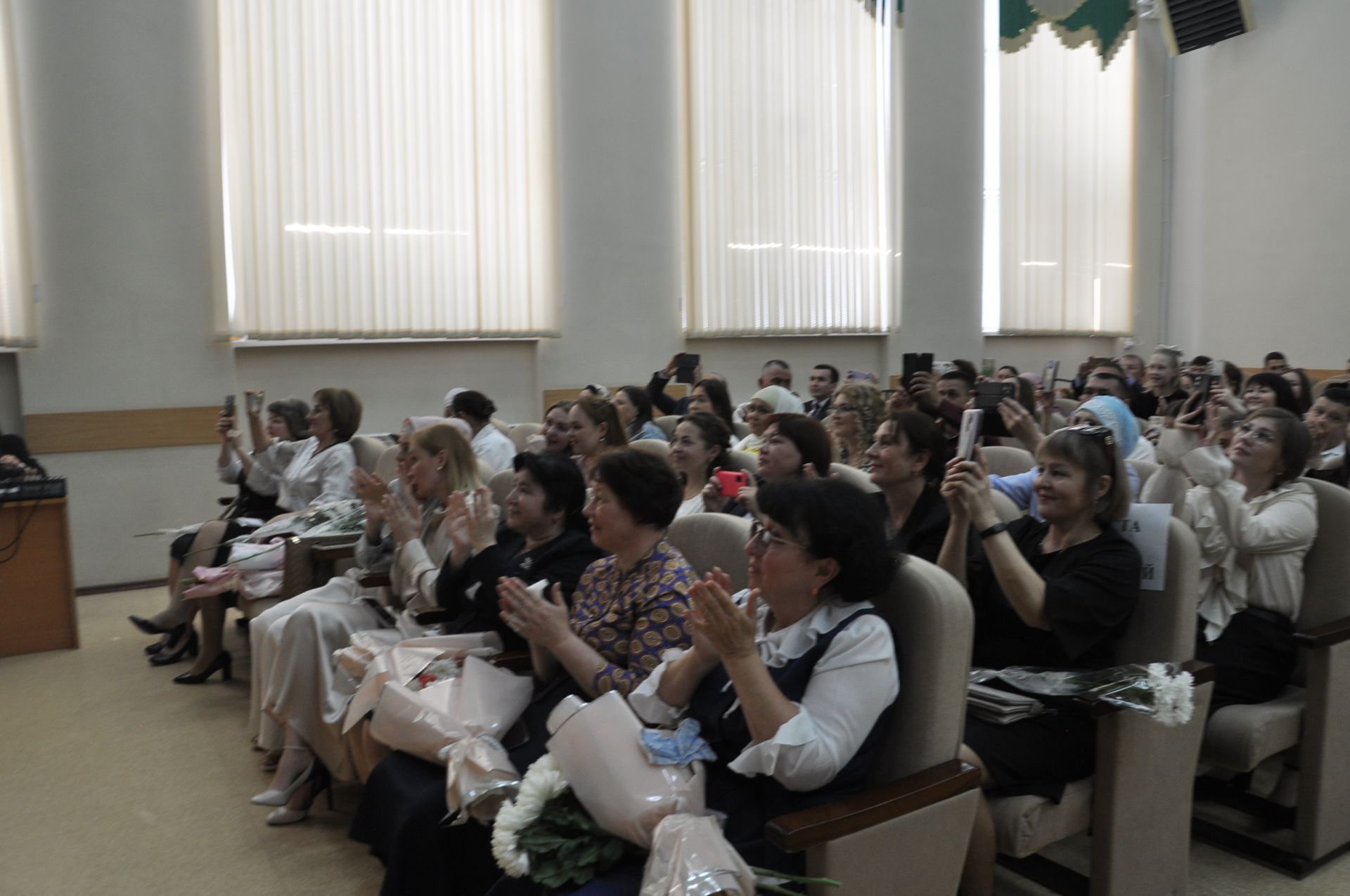 «Соңгы кыңгырау”   – яшьлек,  ак хыяллар, якты киләчәк бәйрәме...