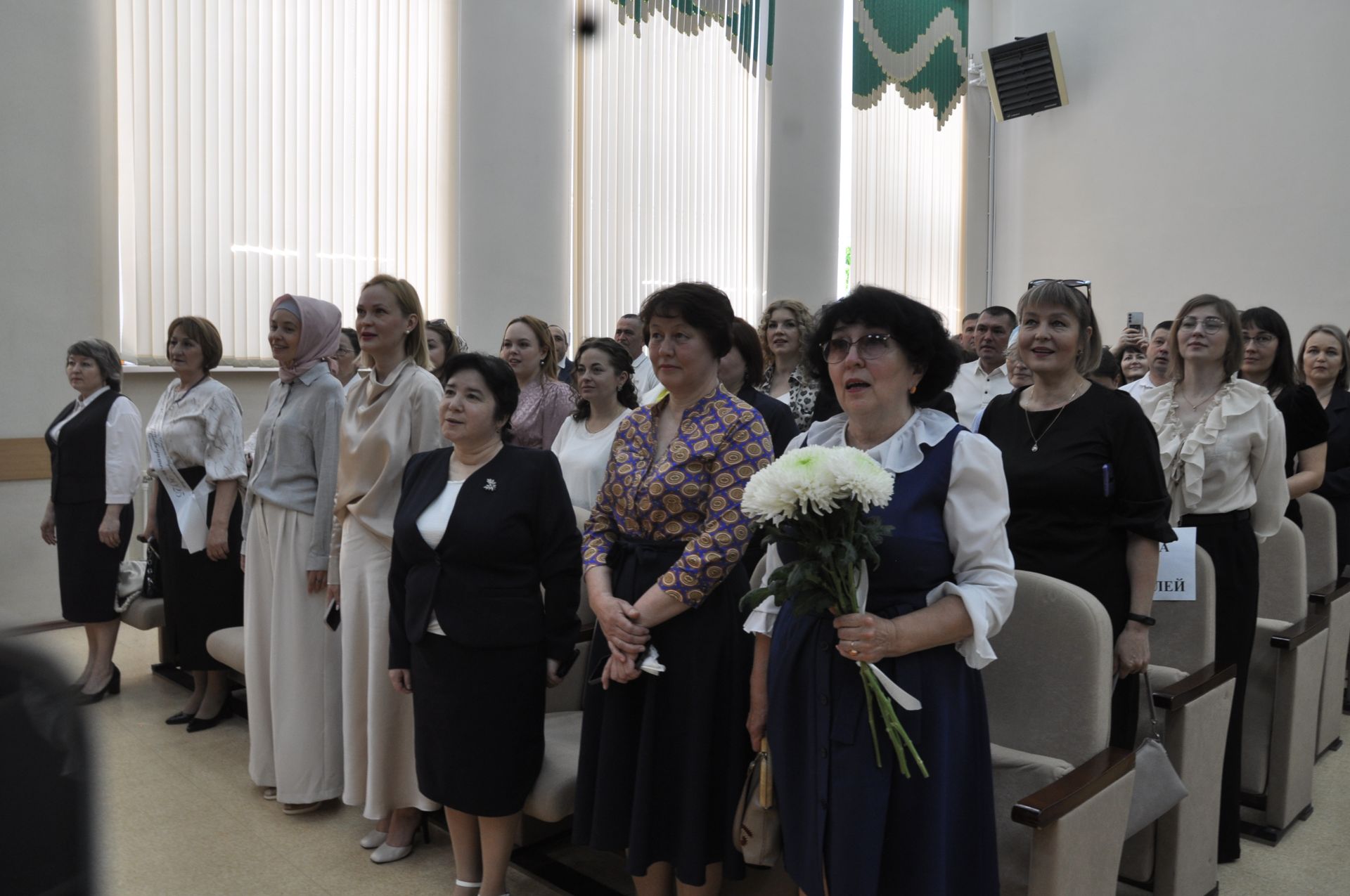 «Соңгы кыңгырау”   – яшьлек,  ак хыяллар, якты киләчәк бәйрәме...