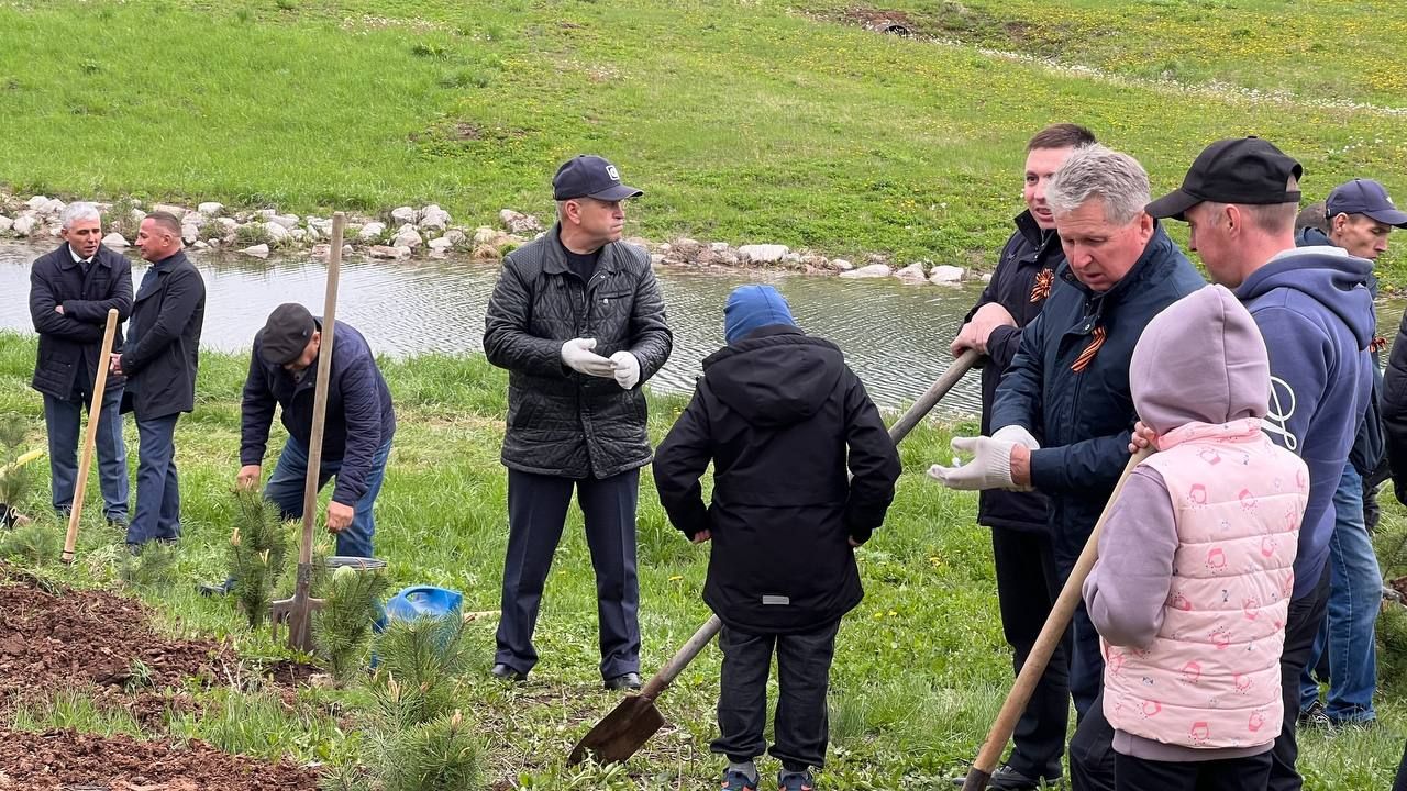 Бәйрәм көнне «Ямьле Саба» яр буенда 140 төп агач утыртылды