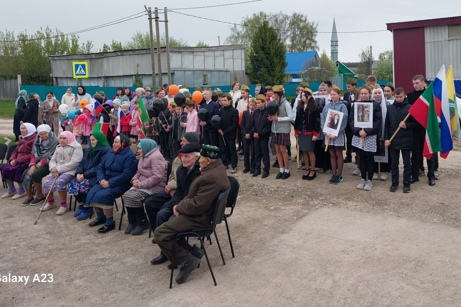 Югары Симет авылында Җиңү көненә багышланган митинг узды