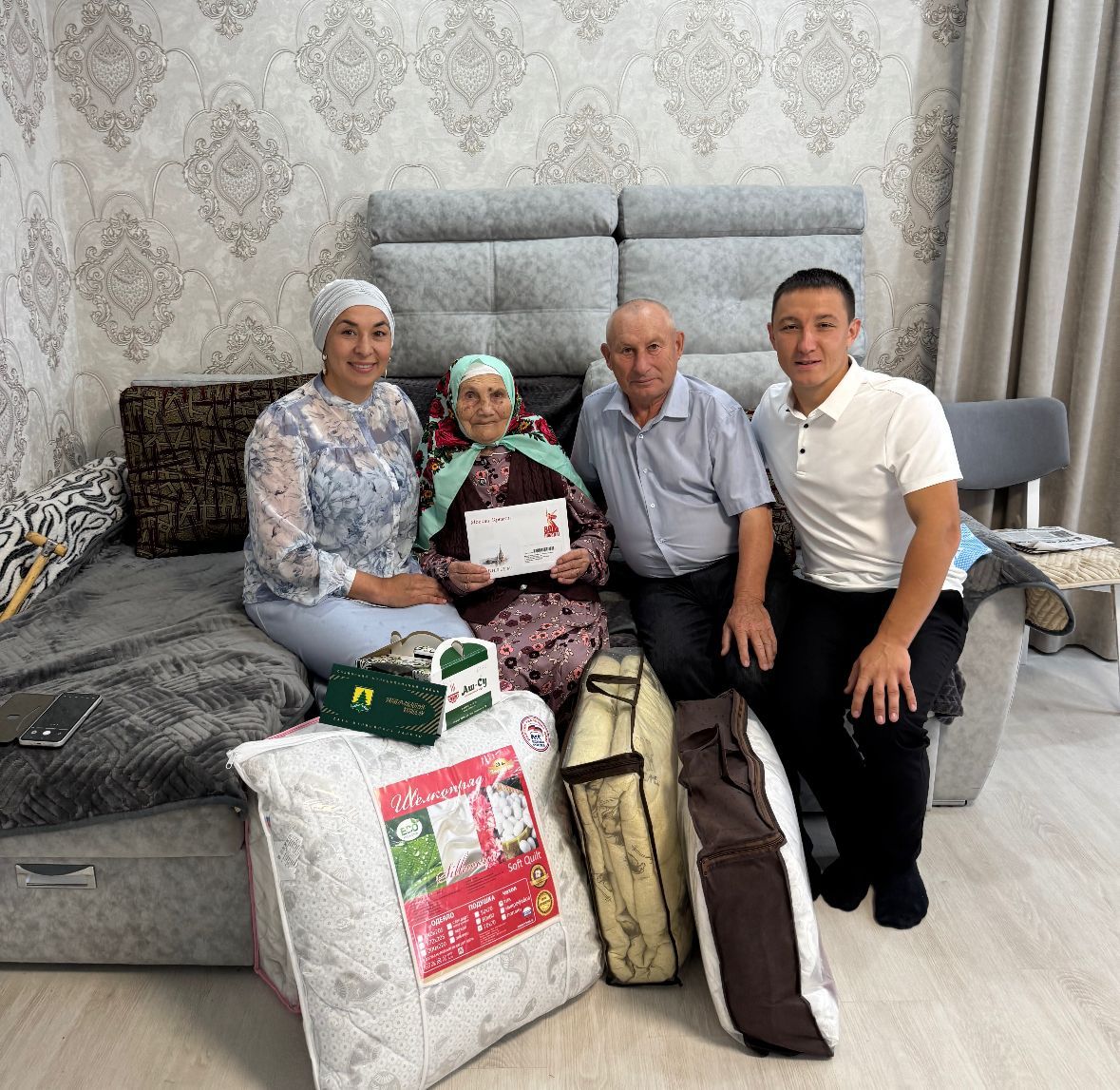 Өчнарат авылында яшәүче  Нурҗиһан Миннебаеваны 95 яшьлек юбилее белән котладылар
