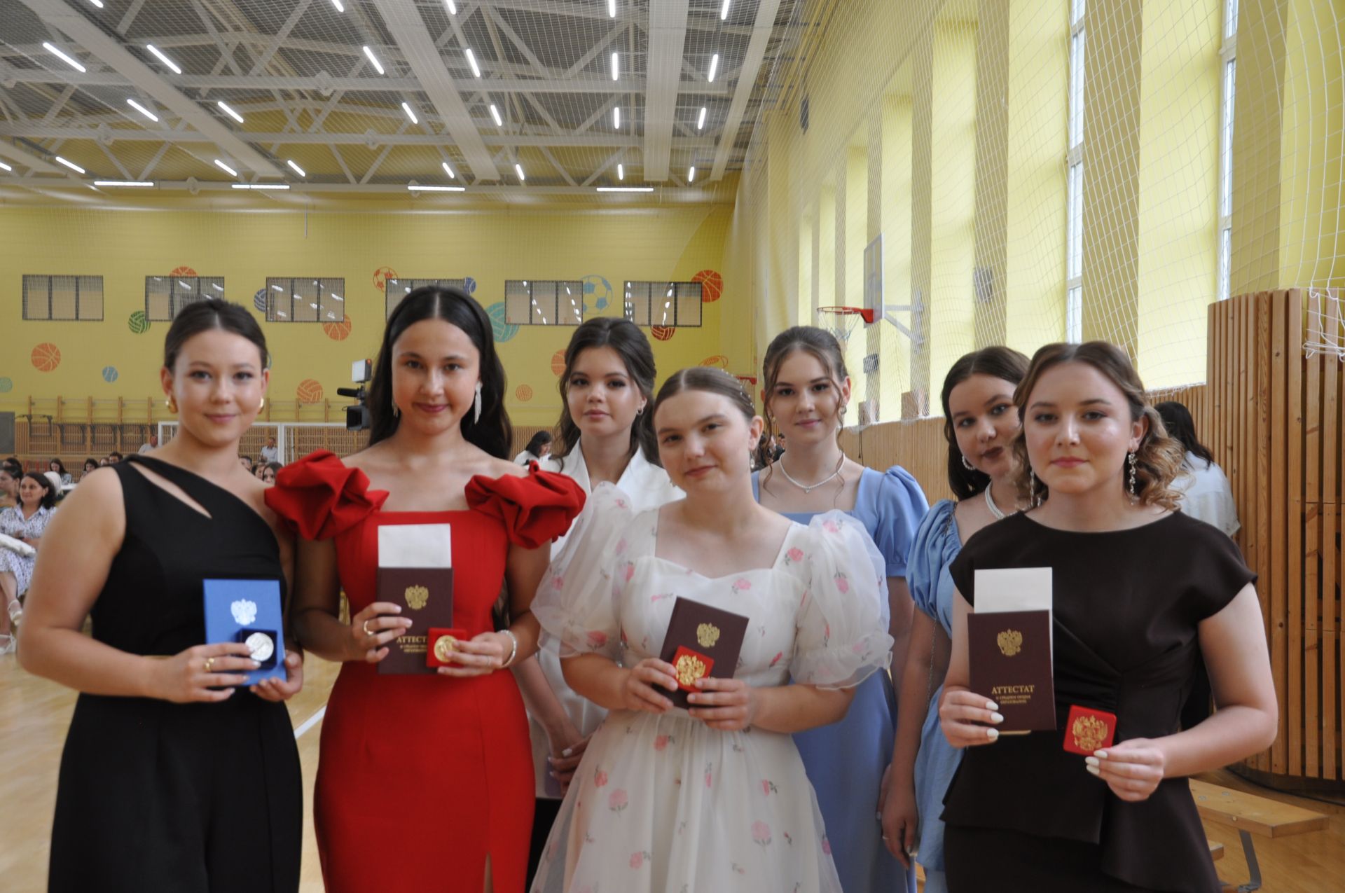«Чыгарылыш кичәсе» - 2025: бәйрәмнән эксклюзив ФОТОРЕПОРТАЖ