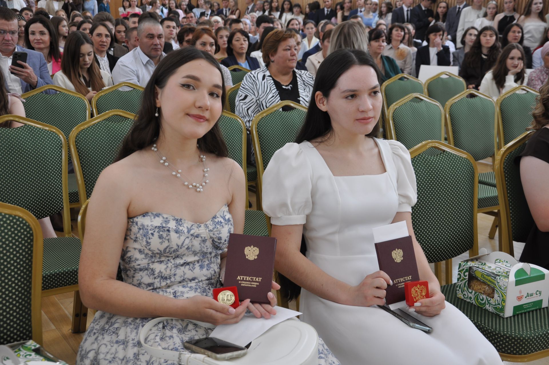 «Чыгарылыш кичәсе» - 2025: бәйрәмнән эксклюзив ФОТОРЕПОРТАЖ