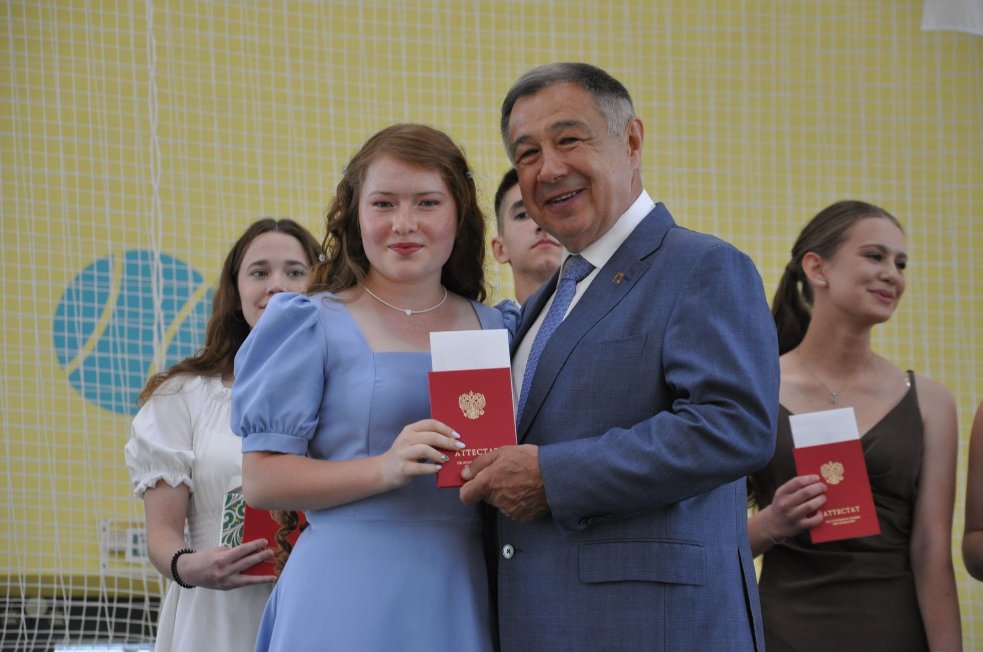«Чыгарылыш кичәсе» - 2025: бәйрәмнән эксклюзив ФОТОРЕПОРТАЖ