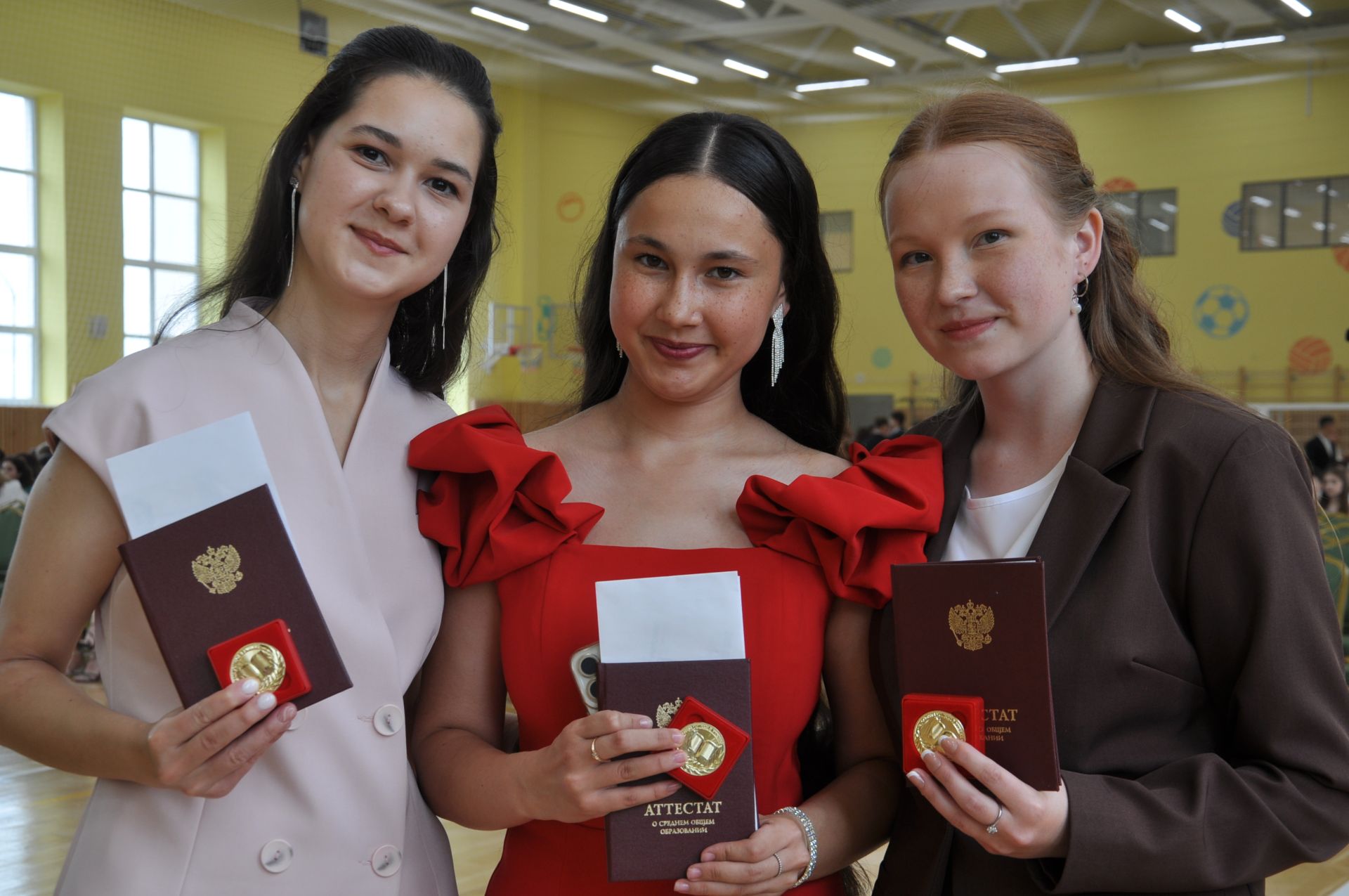 «Чыгарылыш кичәсе» - 2025: бәйрәмнән эксклюзив ФОТОРЕПОРТАЖ