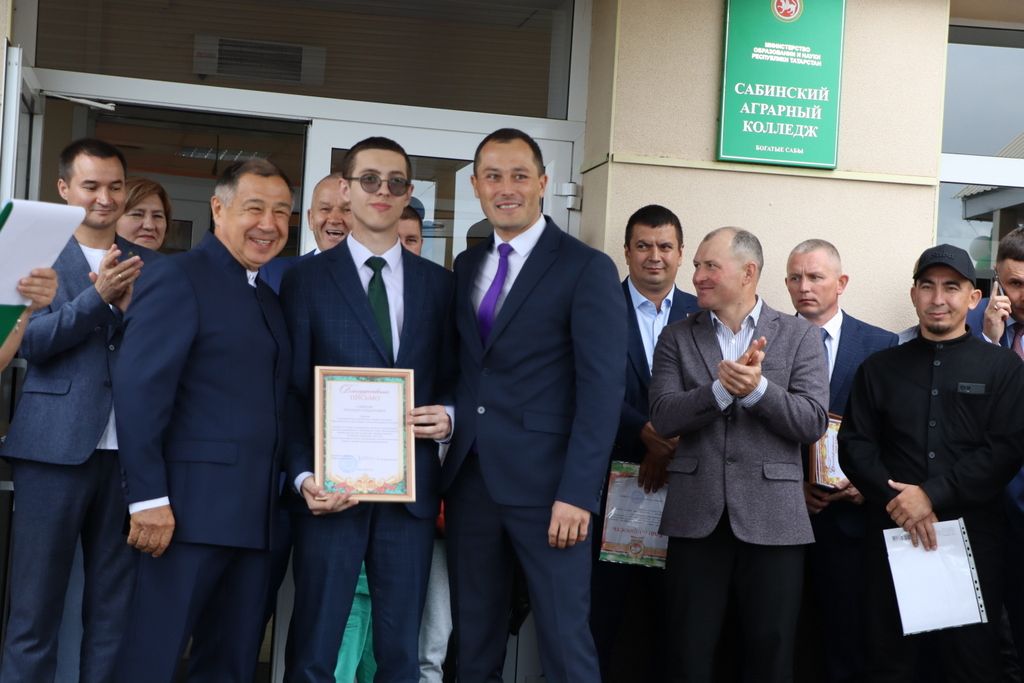 Аграр көллияттә  чыгарылыш: студентлар диплом  алды