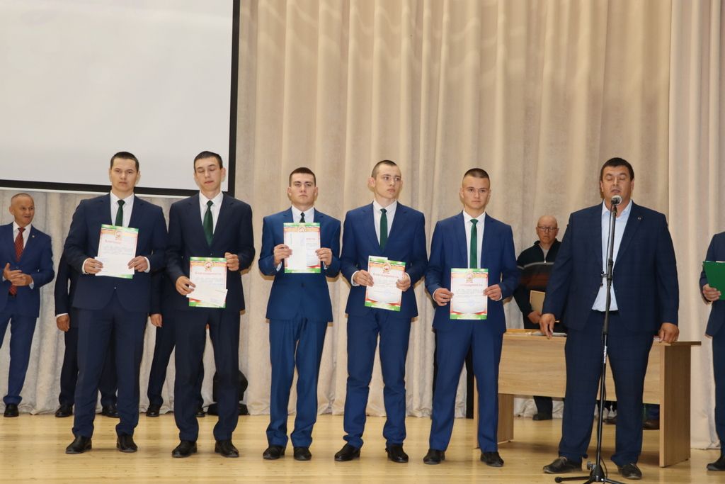 Аграр көллияттә  чыгарылыш: студентлар диплом  алды