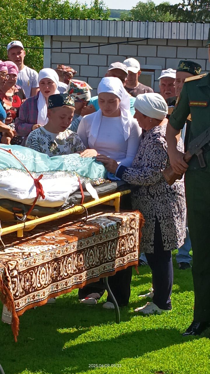 Районыбыз тагын бер батыр улын соңгы юлга озатты