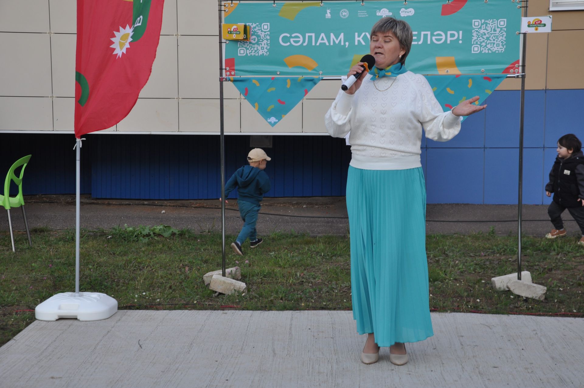 Күршеләр, күршеләр,  иң якын кешеләр...