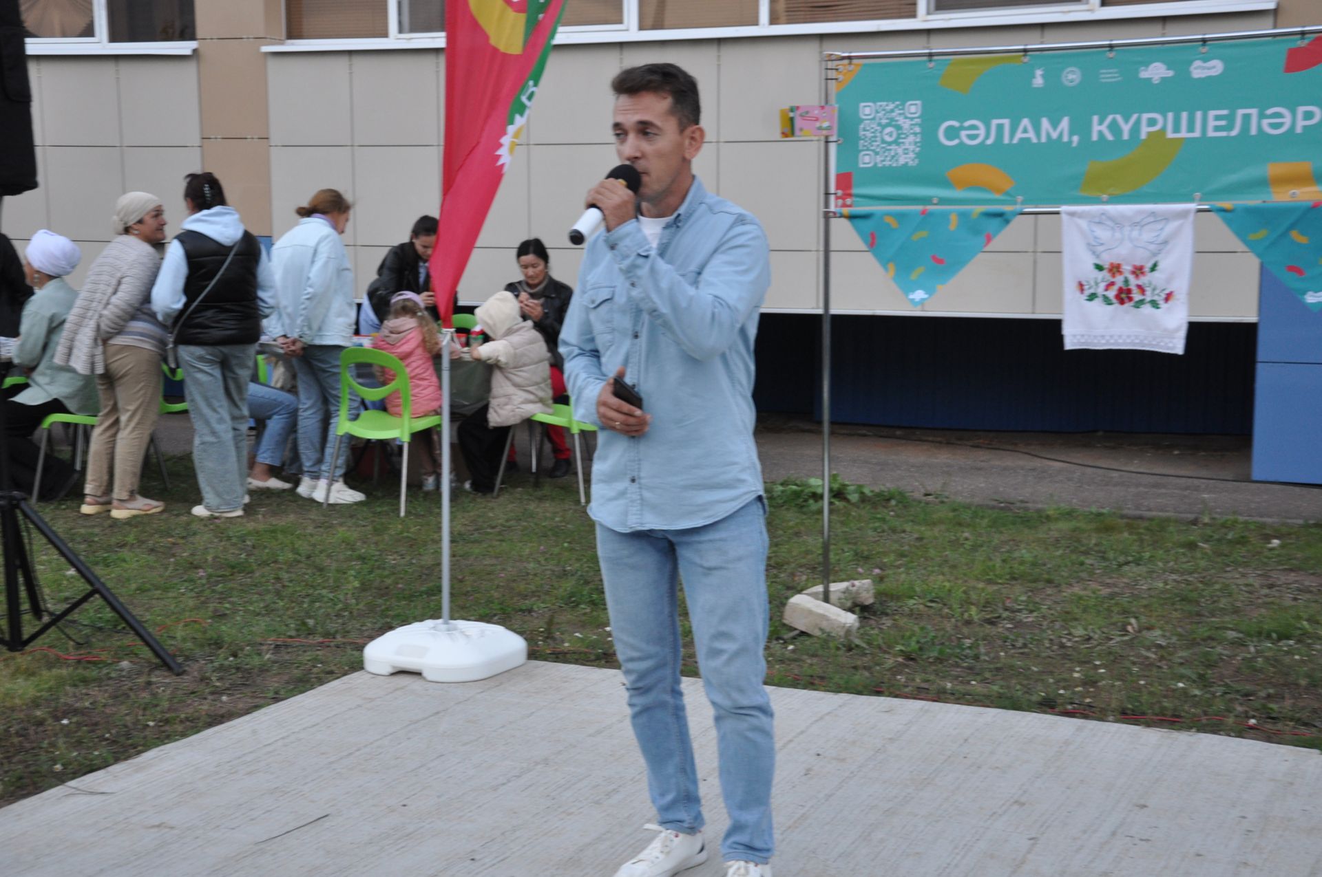 Күршеләр, күршеләр,  иң якын кешеләр...