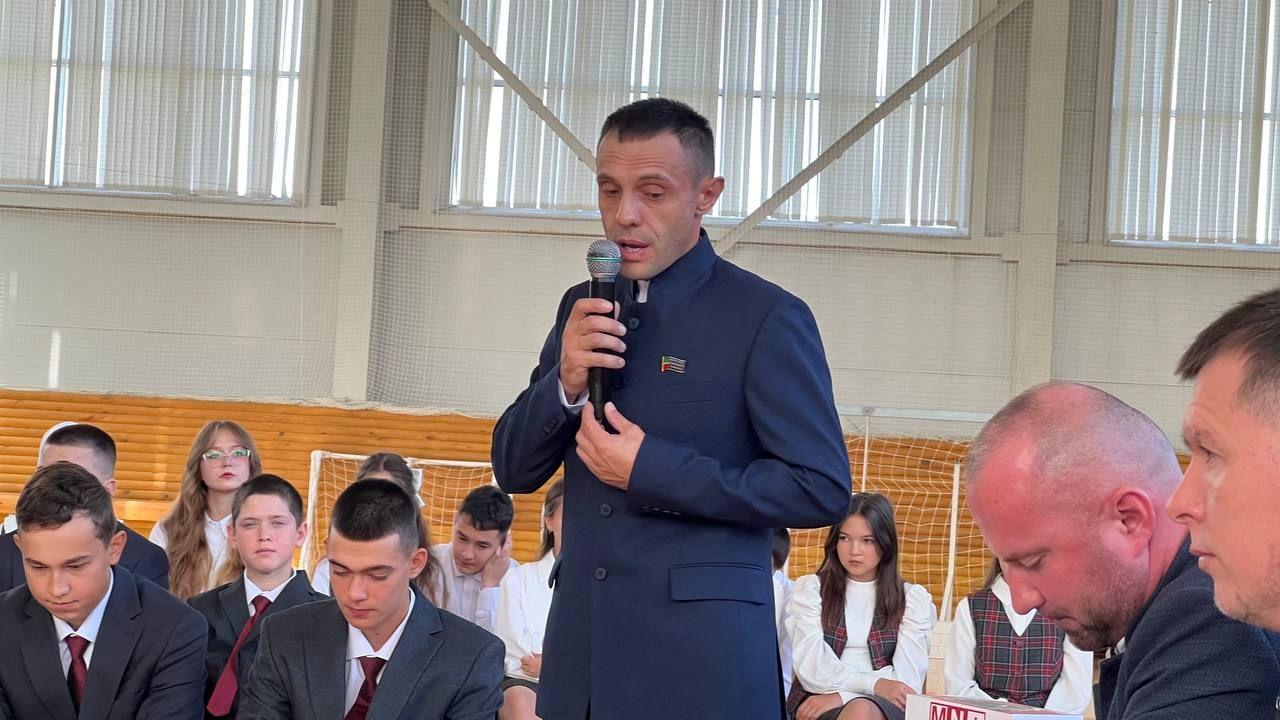 Килдебәк урта мәктәбендә Белем бәйрәме узды
