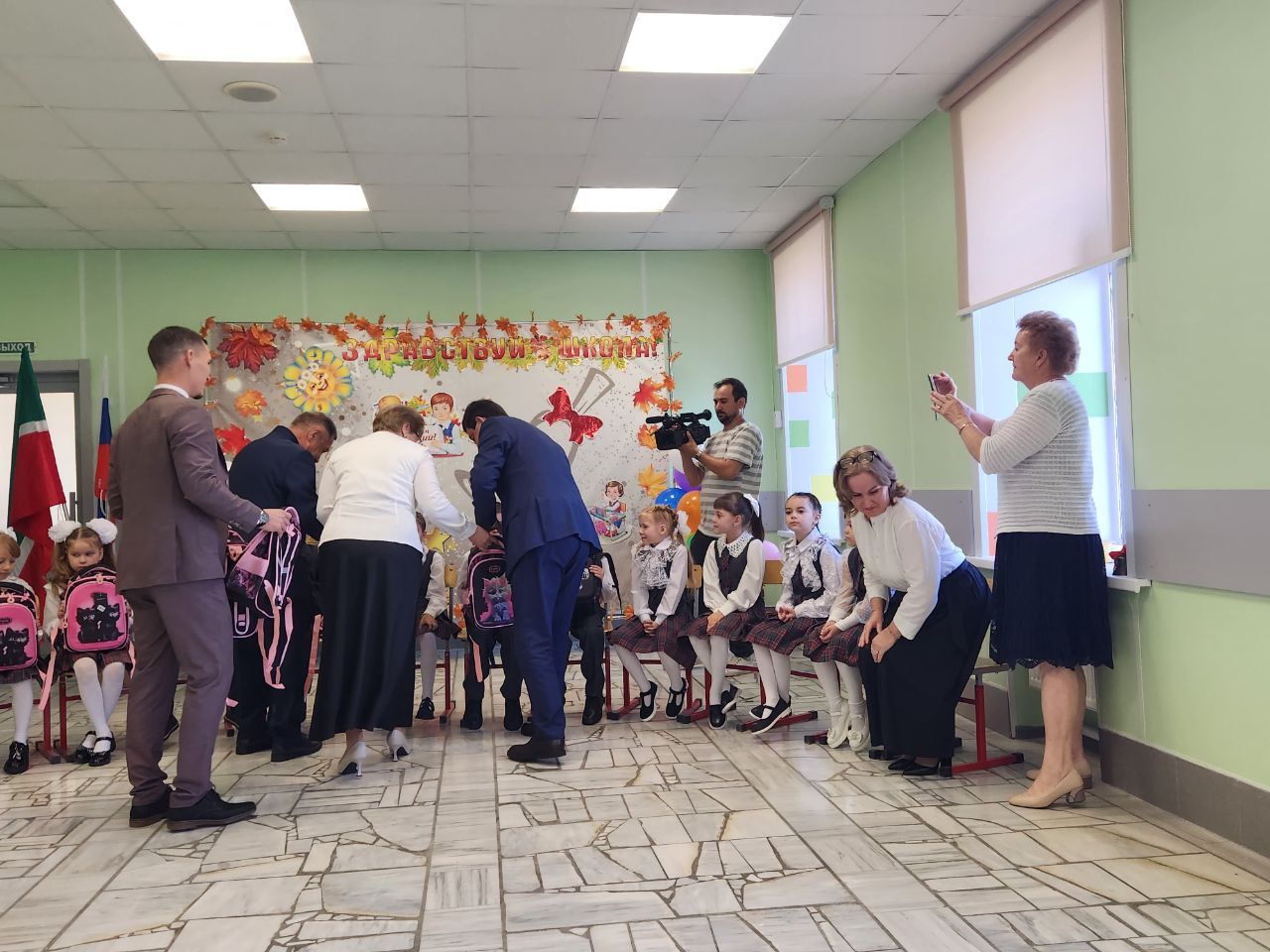 Сатыш урта мәктәбе укучыларны яңартылган, капиталь ремонтланган бина белән каршы алды