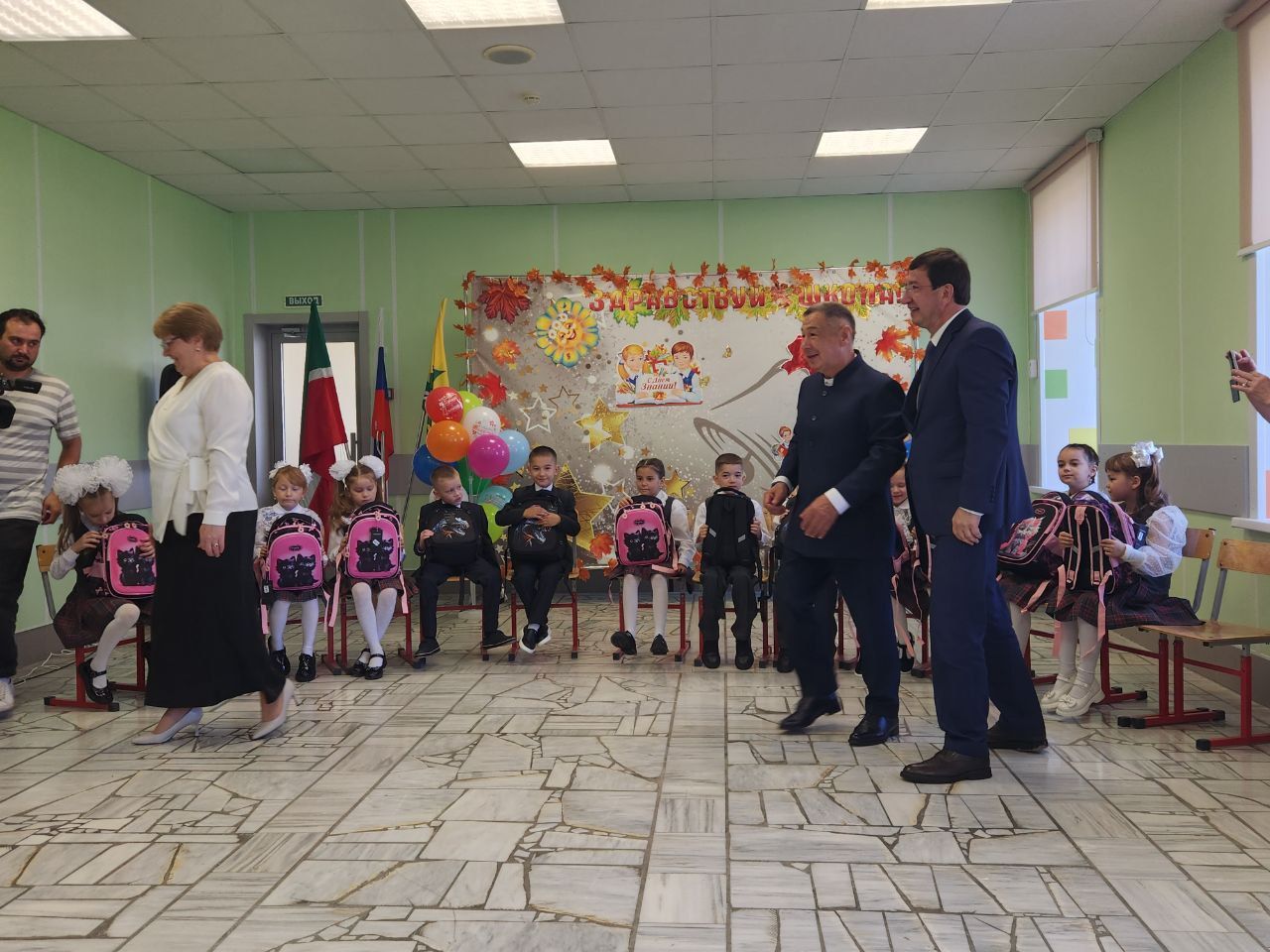 Сатыш урта мәктәбе укучыларны яңартылган, капиталь ремонтланган бина белән каршы алды