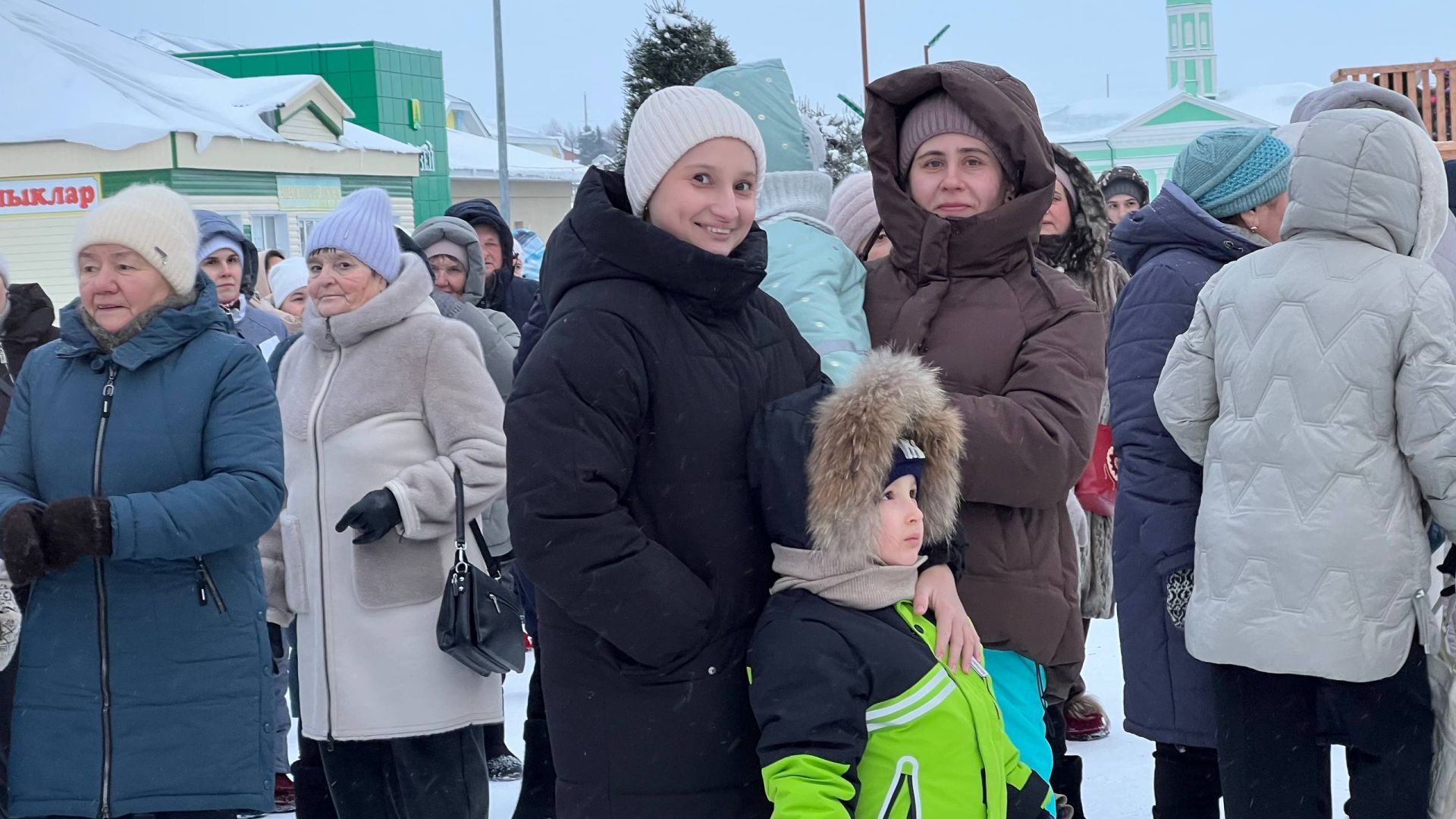 Сабалыларны Үзәк чыршы янында Яңа ел бәйрәме белән Зәринә Хәсәншина котлады (+видео)