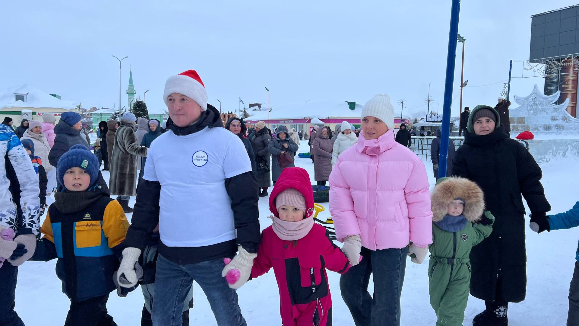 Сабалыларны Үзәк чыршы янында Яңа ел бәйрәме белән Зәринә Хәсәншина котлады (+видео)