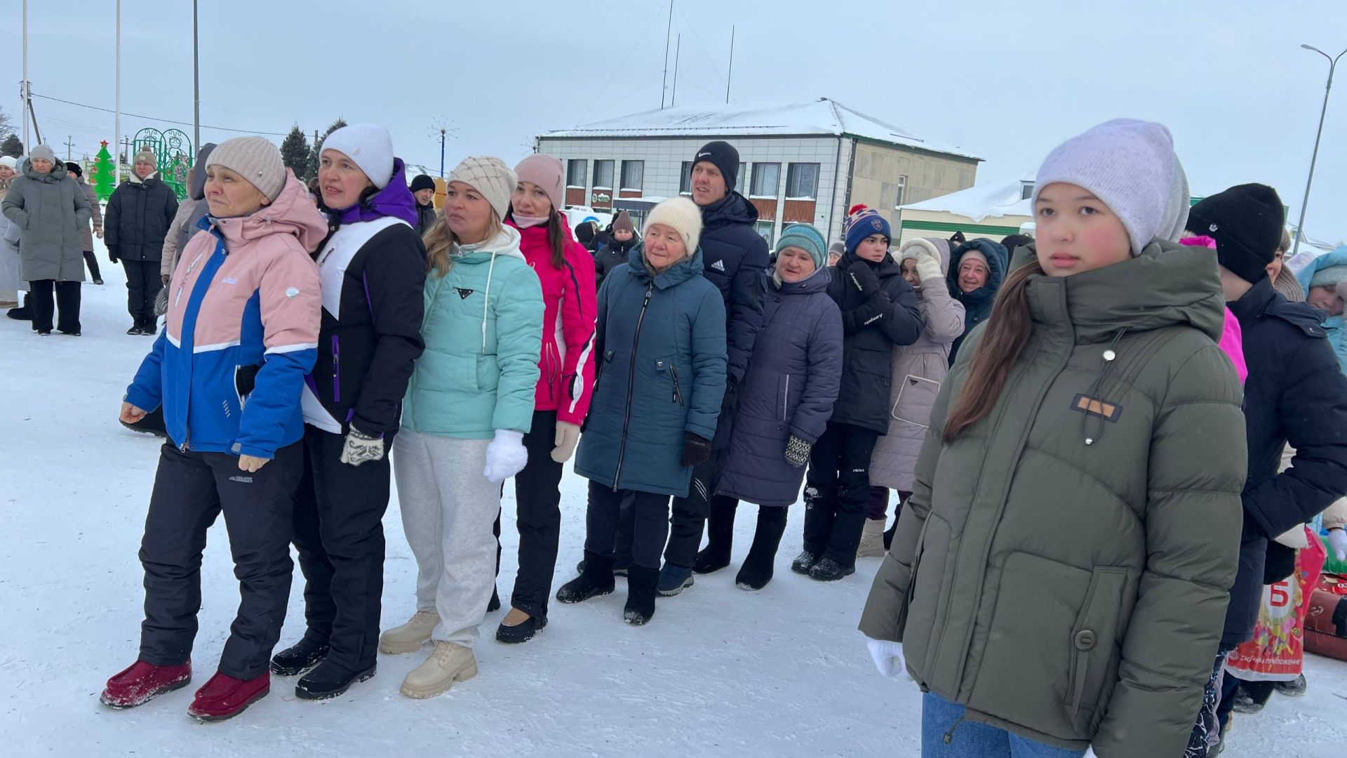 Сабалыларны Үзәк чыршы янында Яңа ел бәйрәме белән Зәринә Хәсәншина котлады (+видео)