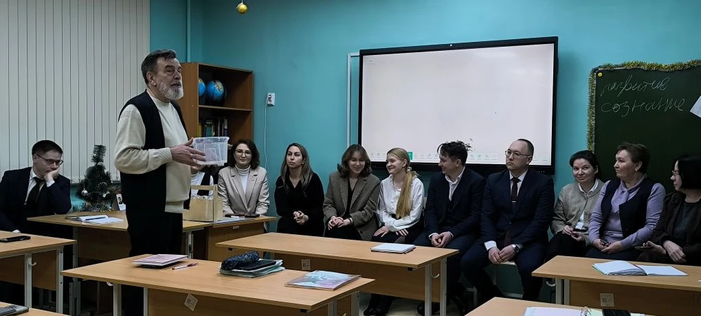 «ОНИКС» мәгариф үзәгендә педагогика фәннәре докторы В.М.Букатов катнашында методик атналык уза