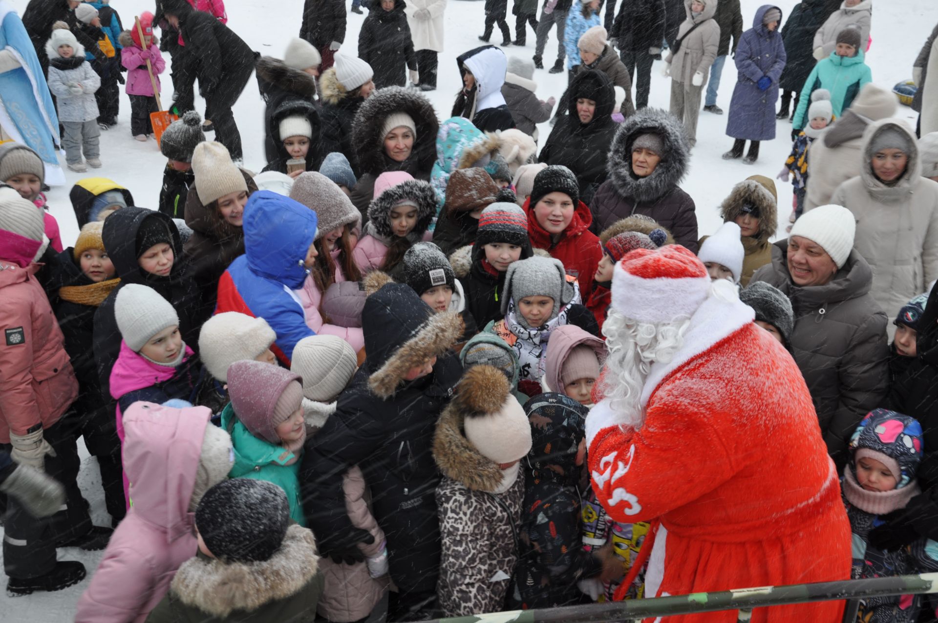 Бүген 14.00 сәгатьтә Төп  чыршы  янында бәйрәмне “Сабагро” җәмгыяте оештырды (+видео)