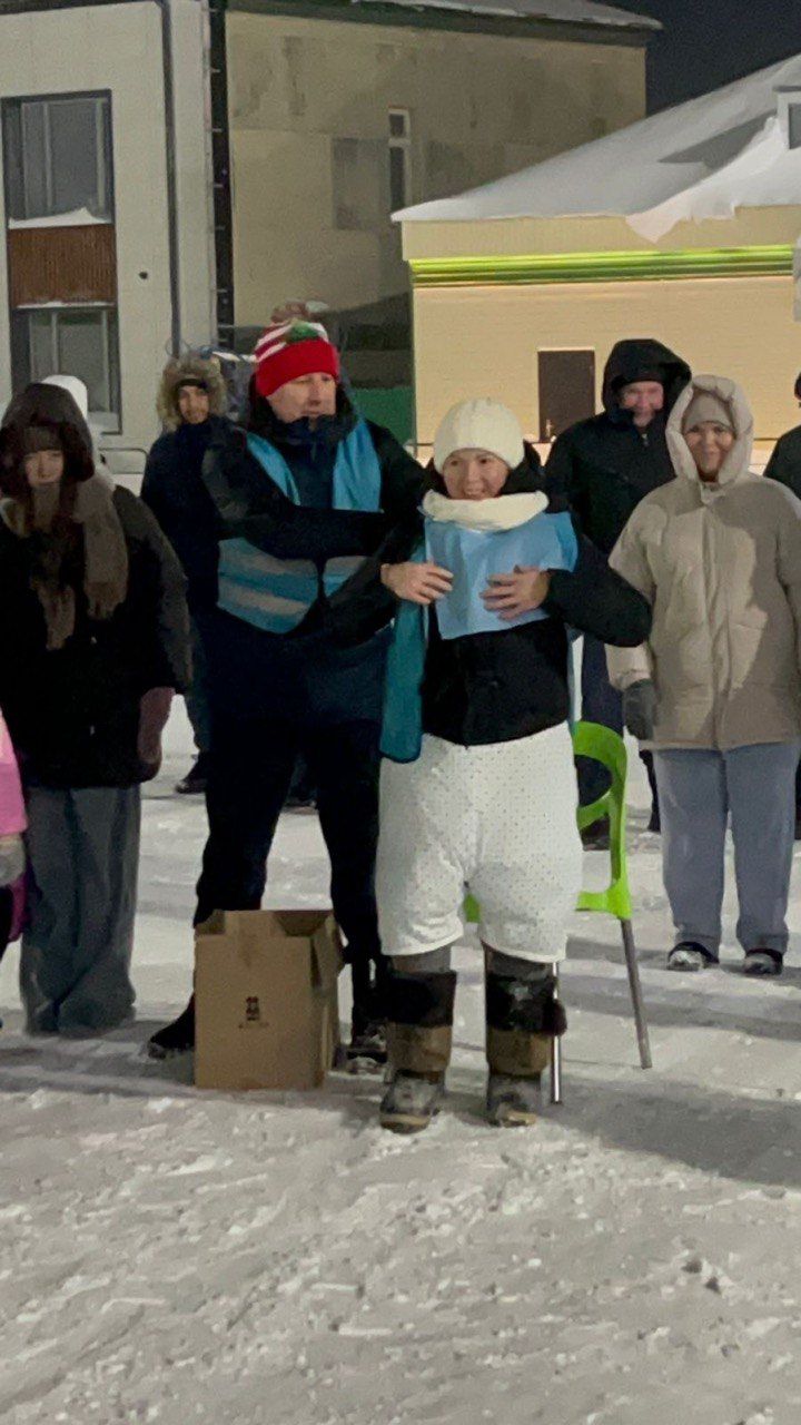 Бүген үзәк мәйданда «Цинк-Саба» җәмгыяте коллективы үзенчәлекле бәйрәм тамашасы тәкъдим итте