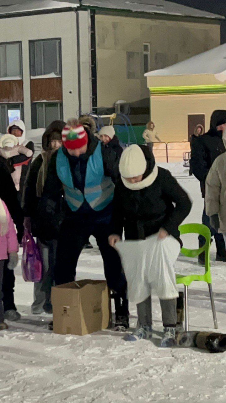 Бүген үзәк мәйданда «Цинк-Саба» җәмгыяте коллективы үзенчәлекле бәйрәм тамашасы тәкъдим итте