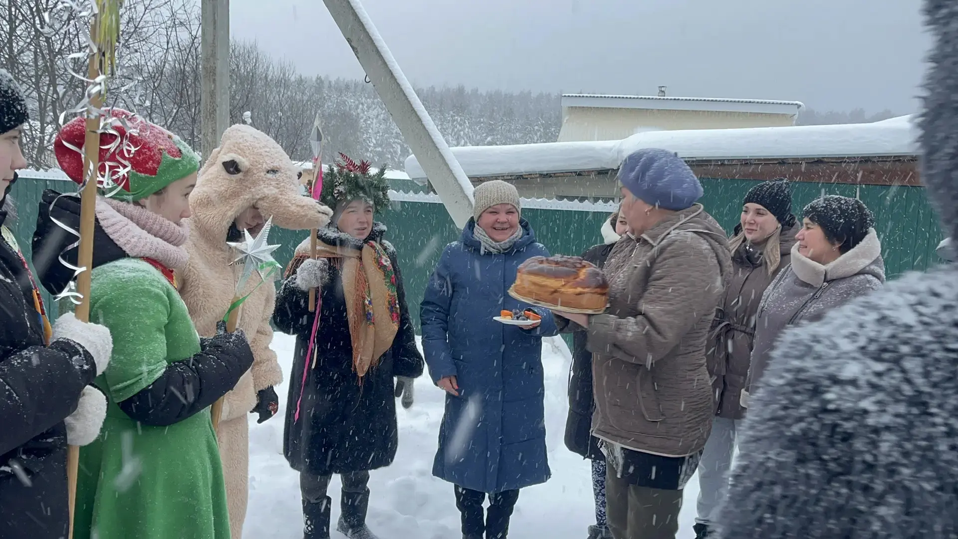«Коляда, коляда! Капкаңны ач!»