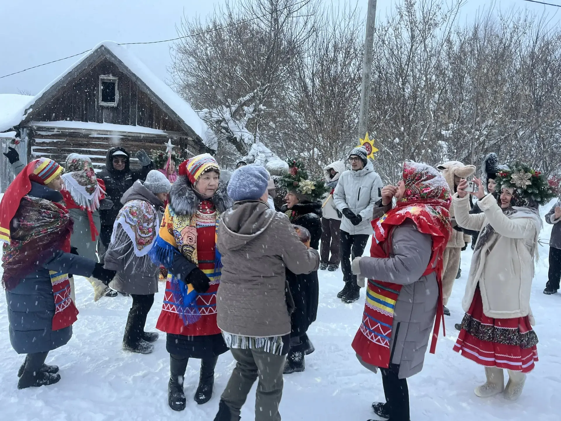 «Коляда, коляда! Капкаңны ач!»