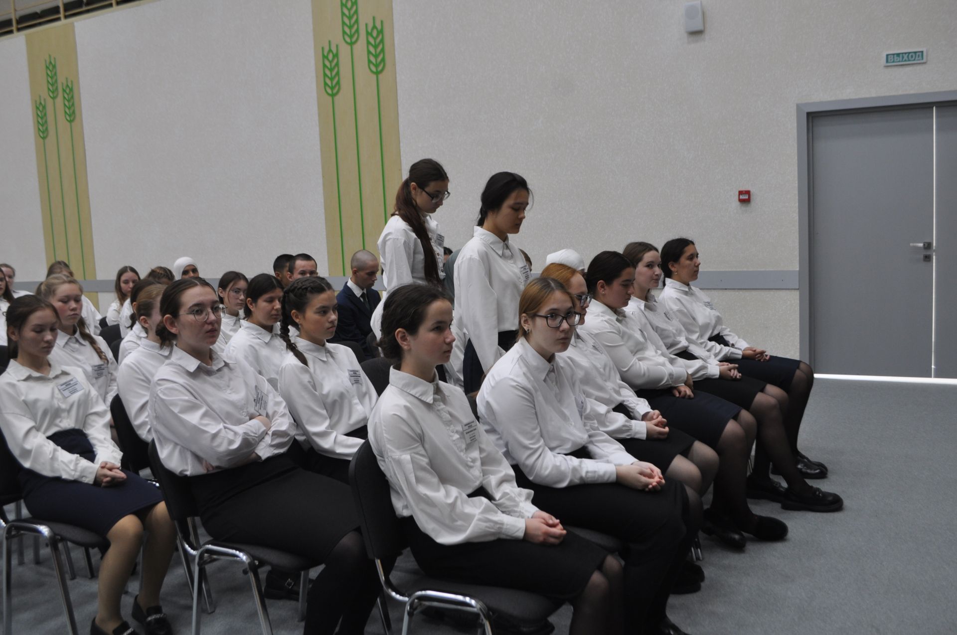 Егет-кызларга аграр көллият югары белем  алуга әзерлек мәйданчыгына әверелде/фоторепортаж