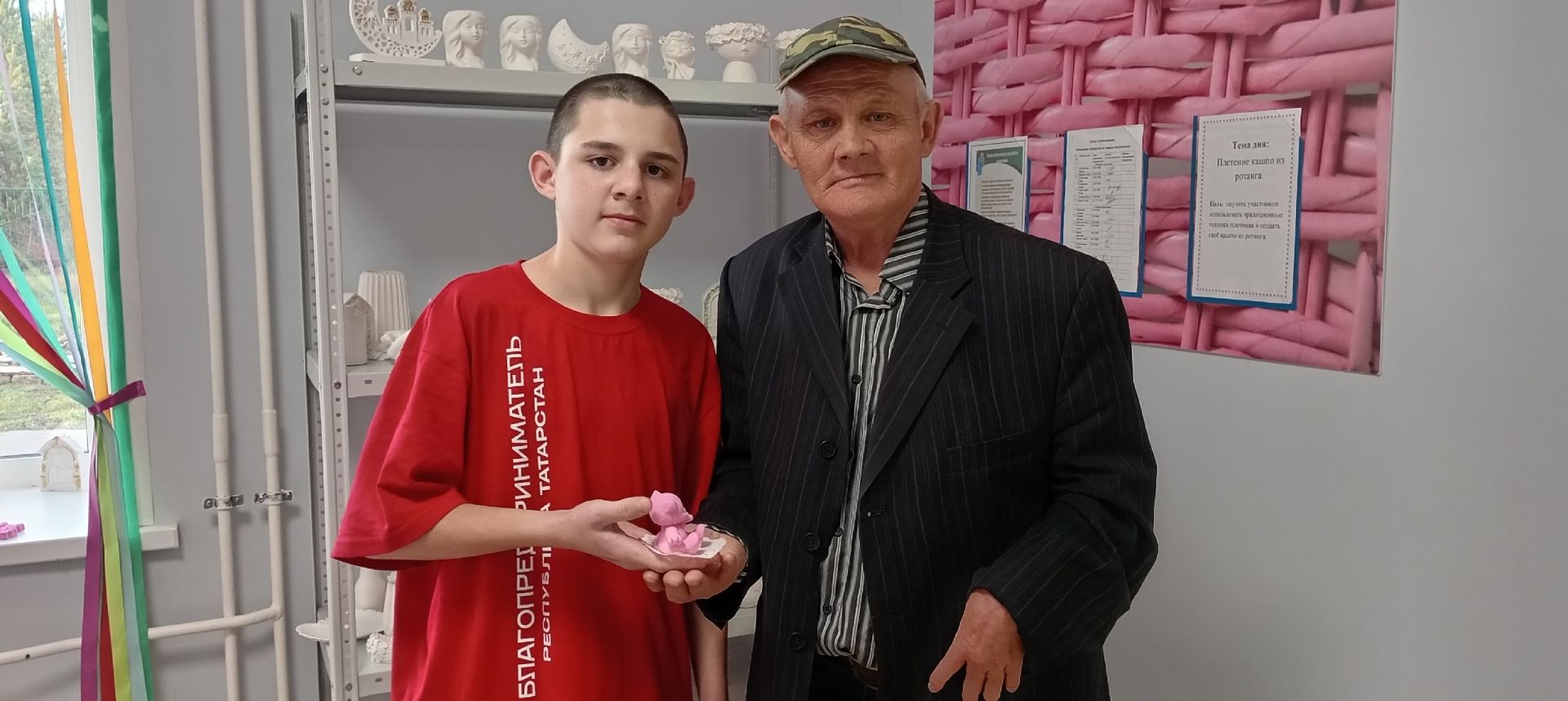 «Тургай» социаль приютында тәрбияләнүчеләр әтиләренә бәйрәм ясаган