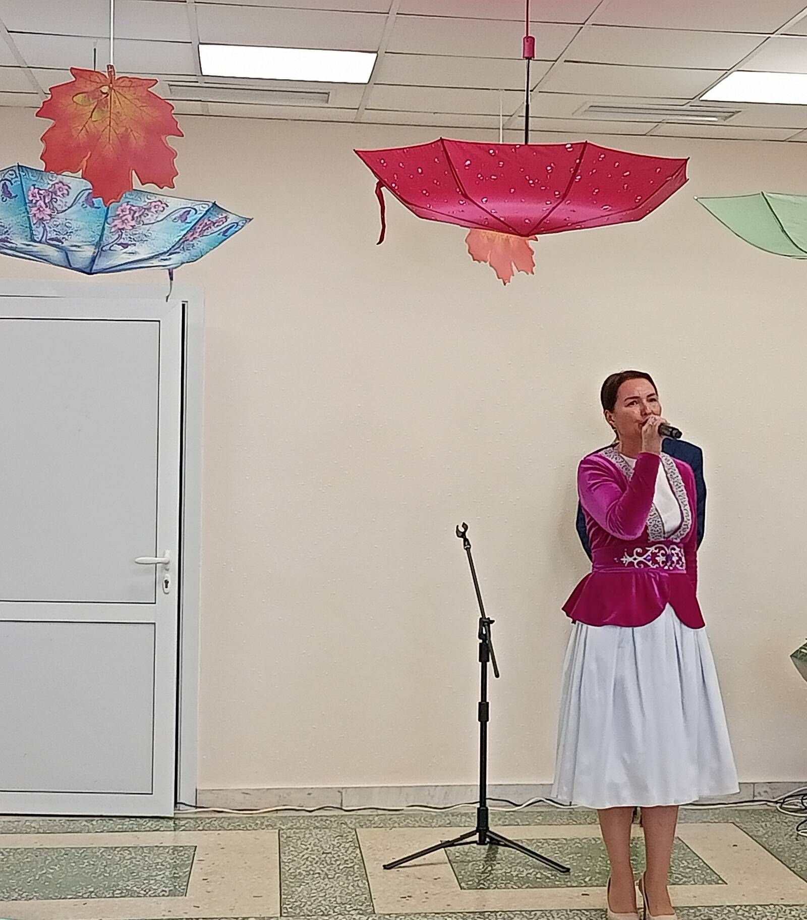Җыр-моңга төрелгән бәйрәм: Кукмара артистлары Лесхоз өлкәннәрен сөендерде