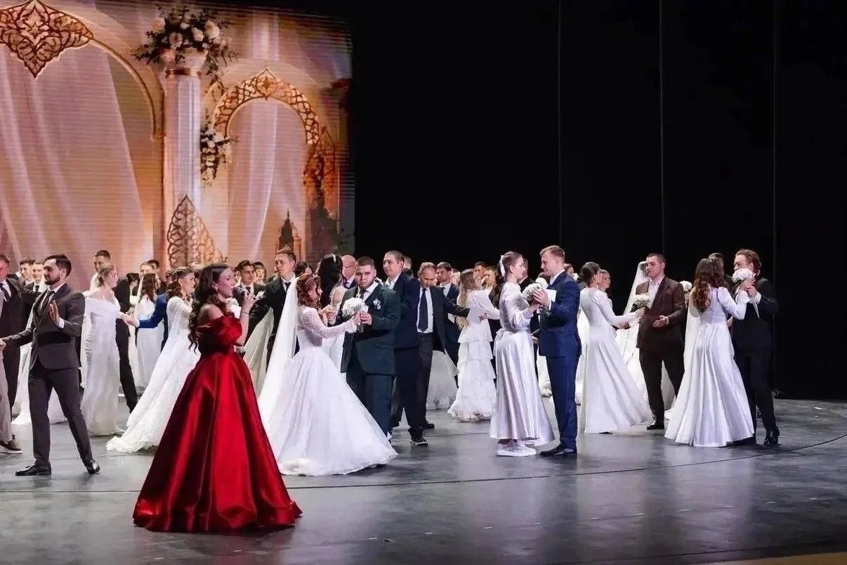 Камал театрында Бөтенроссия киңәшмәсе кысаларында тантаналы никахлашу чарасы узды