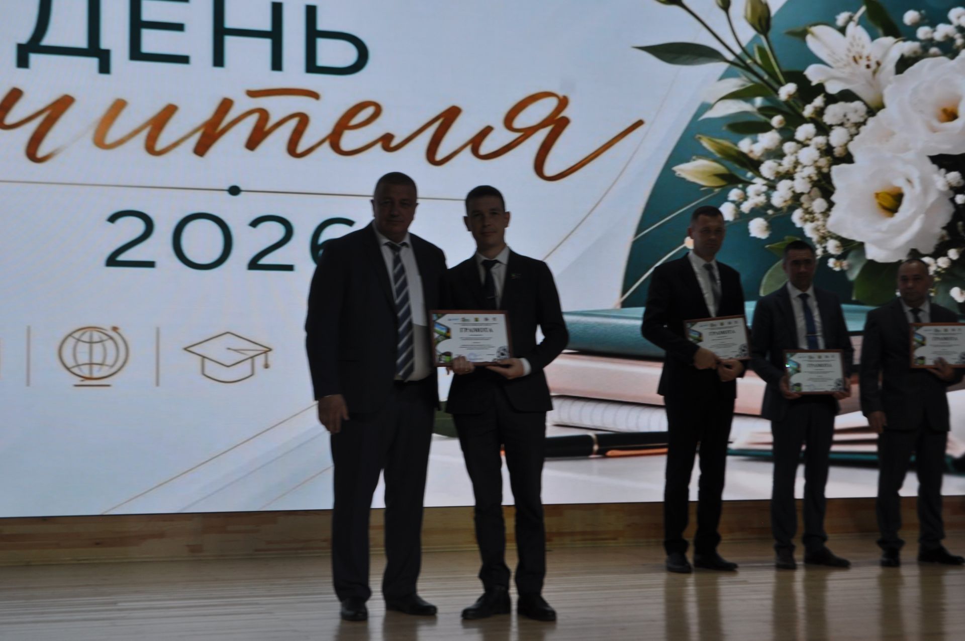 Рәис Миңнеханов: “Сез – киләчәгебезгә нигез салучылар”