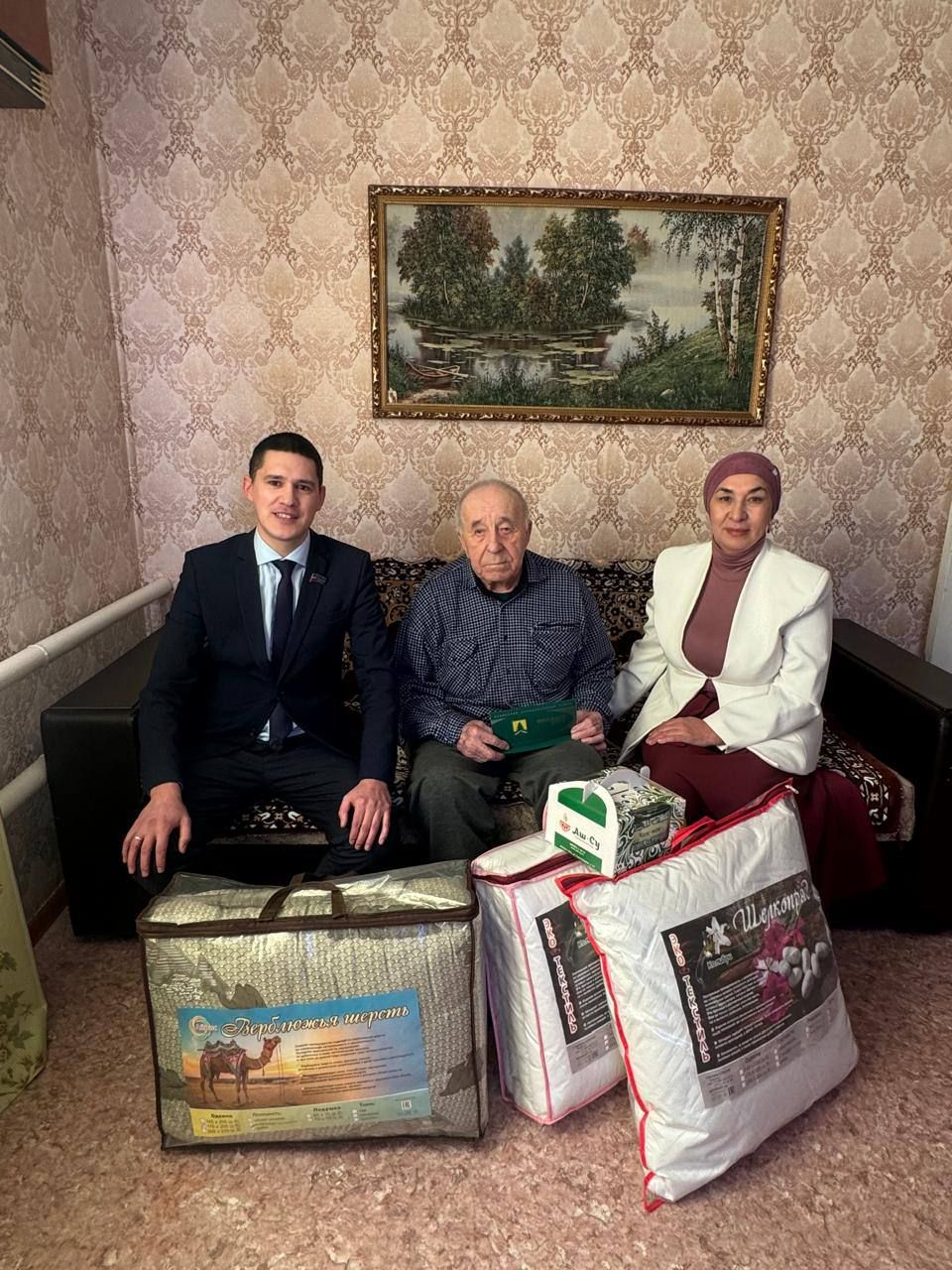 Шәмәрдәндә яшәүче Юрий Грибовны 90 яшьлек юбилее белән котладылар